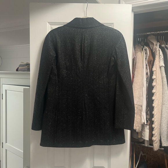 Chanel black tweed blazer never worn. Size 34 fits like a true 0 - Picture 6 of 6